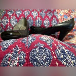 Lightly worn, mostly at work. Life Stride/Memory Foam.